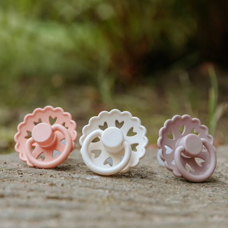 FRIGG Round Pacifier - Fairytale X H.C. Andersen Latex Size 1 & 2 - Thumbelina