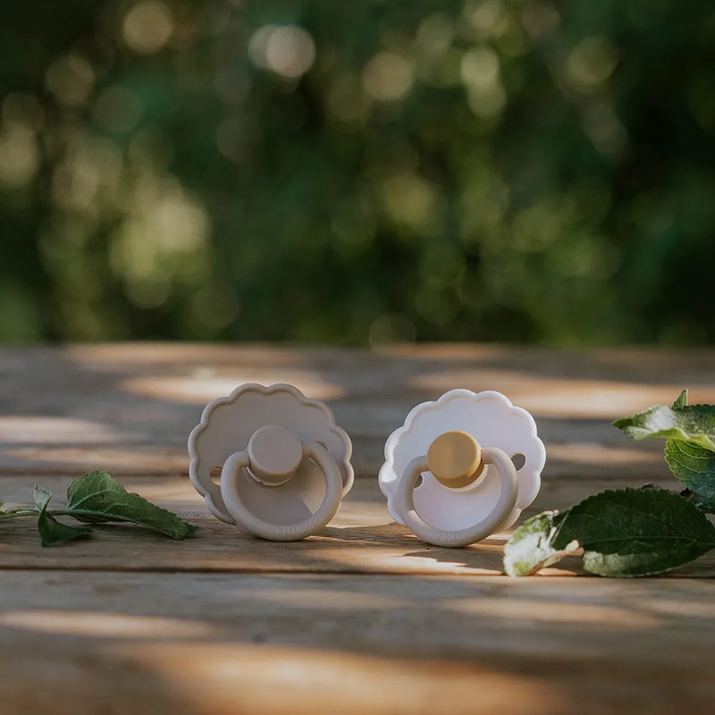 FRIGG Round Pacifier - Daisy Silicone Size 1 & 2 - Blush