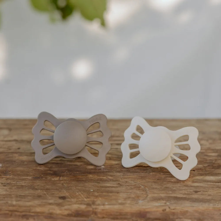 FRIGG Symmetrical Pacifier - Lucky Silicone Size 1 - Cream