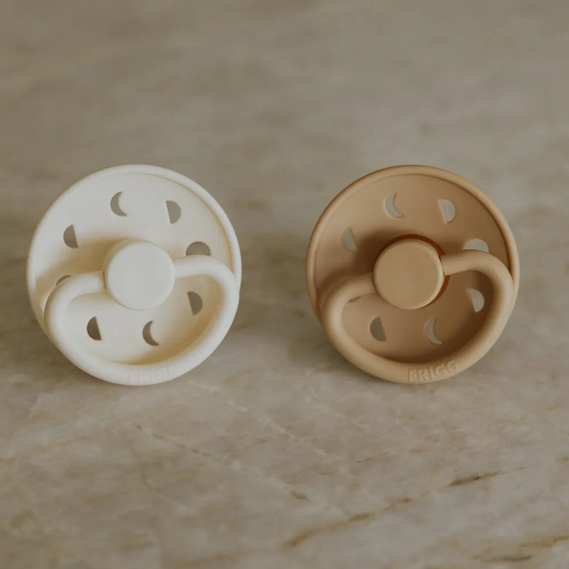 FRIGG Round Pacifier - Moon Phase Latex Size 1 & 2 - Croissant