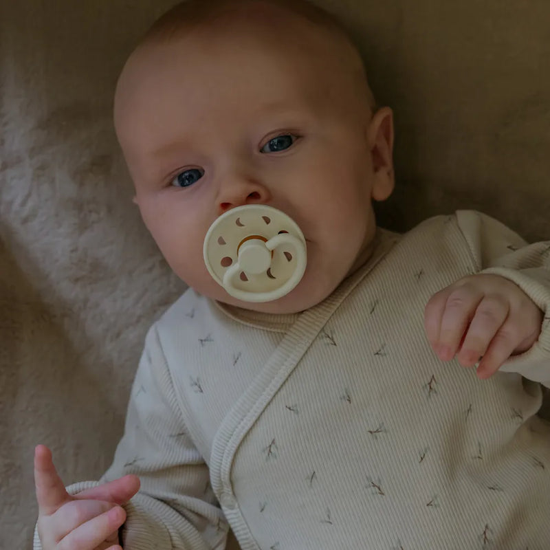FRIGG Round Pacifier - Moon Phase Latex Size 1 & 2 - Cream