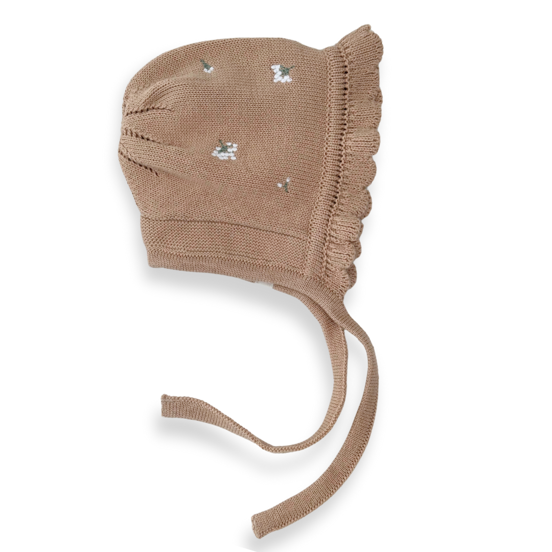 Beanie - Lilly - Flower on nude
